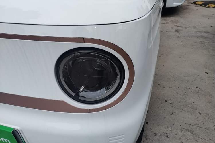 Used Geely Galaxy Panda 2024 Panda Mini 200km Endurance Bear Left Front Headlight