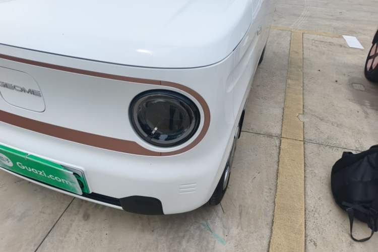 Used Geely Galaxy Panda 2024 Panda Mini 200km Endurance Bear Left Front Headlight