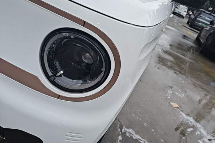 Used Geely Galaxy Panda 2024 Panda Mini 200km Endurance Bear Left Front Headlight