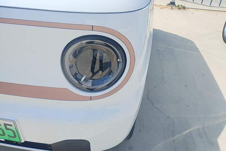 Used Geely Galaxy Panda 2024 Panda Mini 200km Endurance Bear Left Front Headlight