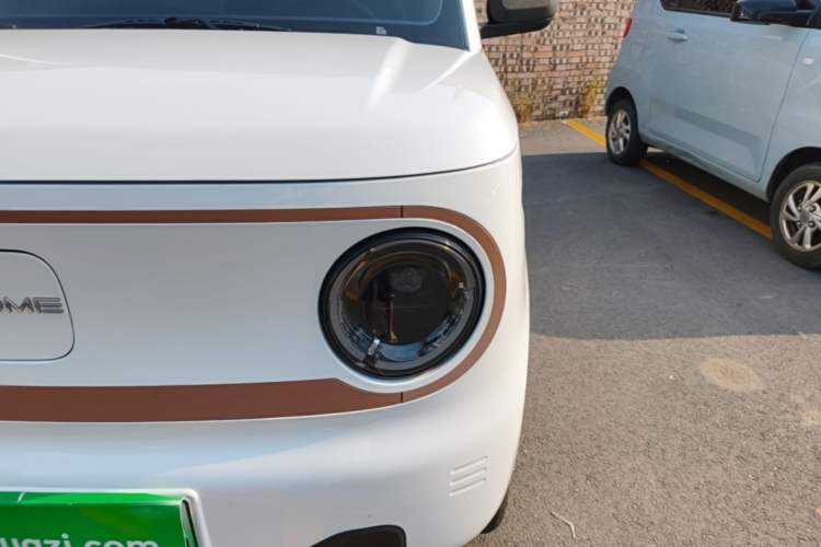 Used Geely Galaxy Panda 2024 Panda Mini 200km Endurance Bear Left Front Headlight