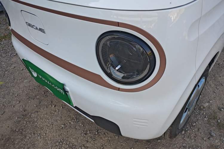 Used Geely Galaxy Panda 2024 Panda Mini 200km Endurance Bear Left Front Headlight