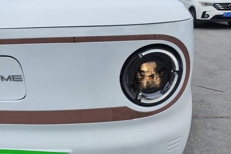 Used Geely Galaxy Panda 2024 Panda Mini 200km Endurance Bear Left Front Headlight