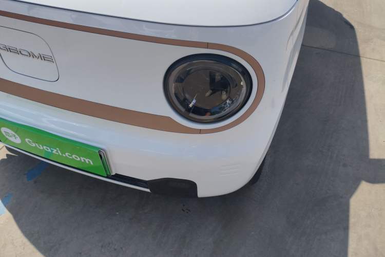 Used Geely Galaxy Panda 2024 Panda Mini 200km Endurance Bear Left Front Headlight