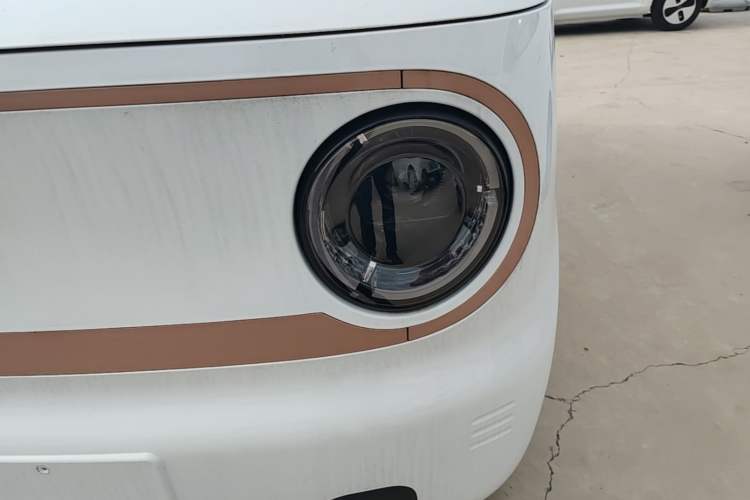 Used Geely Galaxy Panda 2024 Panda Mini 200km Endurance Bear Left Front Headlight