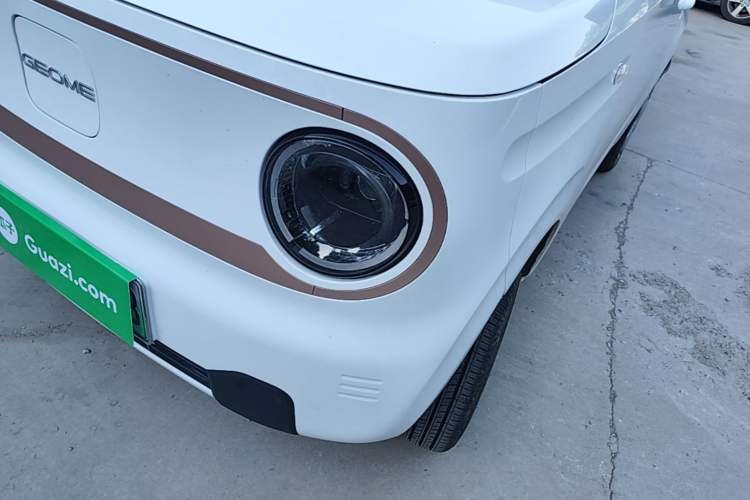 Used Geely Galaxy Panda 2024 Panda Mini 200km Endurance Bear Left Front Headlight