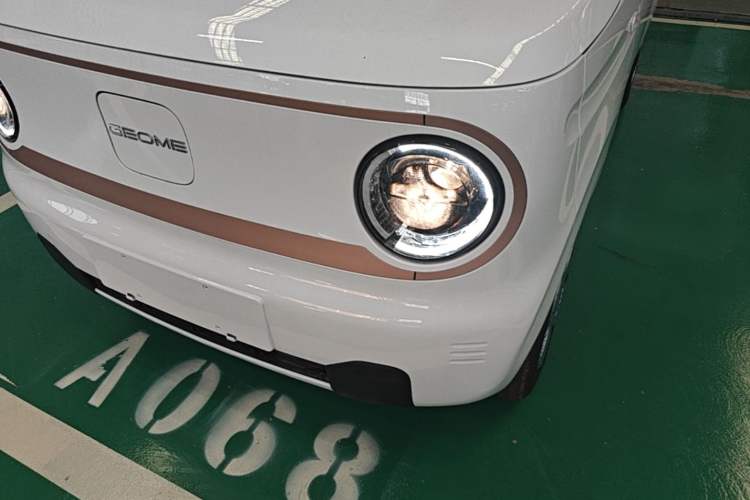 Used Geely Galaxy Panda 2024 Panda Mini 200km Longteng PRO Edition Left Front Headlight