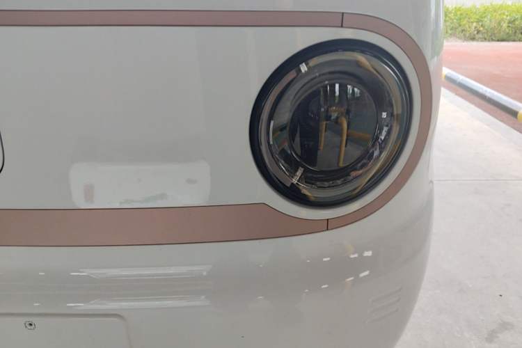 Used Geely Galaxy Panda 2024 Panda Mini 200km Endurance Bear Left Front Headlight