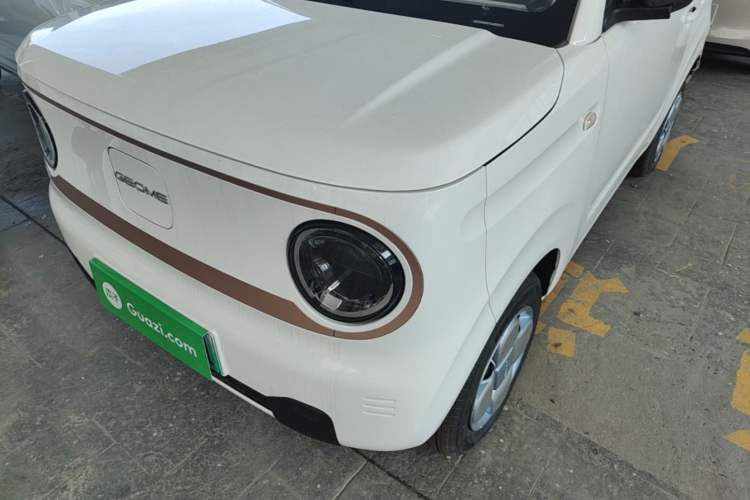Used Geely Galaxy Panda 2024 Panda Mini 200km Endurance Bear Left Front Headlight