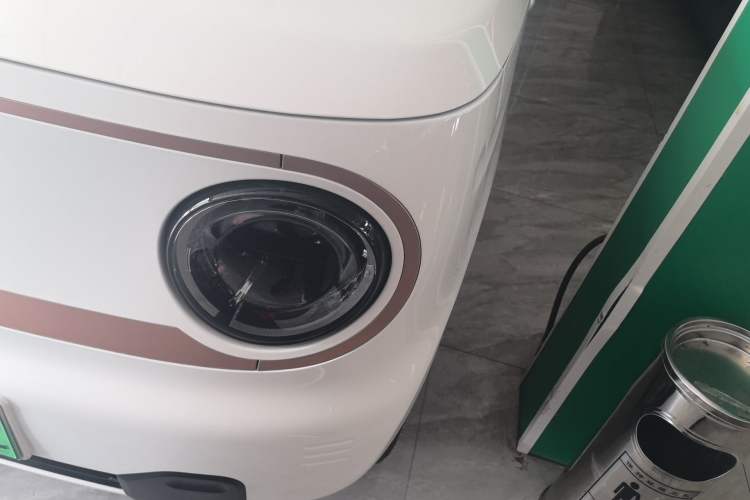 Used Geely Galaxy Panda 2024 Panda Mini 200km Endurance Bear Left Front Headlight