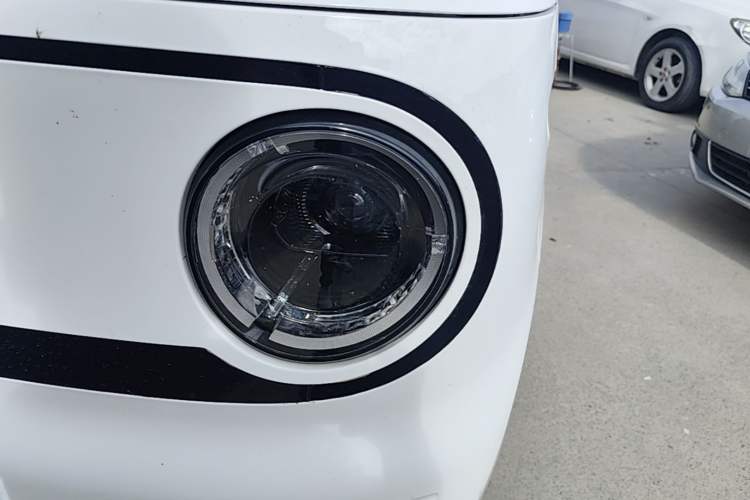 Used Geely Galaxy Panda 2024 Panda Mini 200km Endurance Bear Left Front Headlight