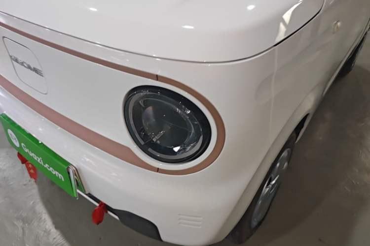 Used Geely Galaxy Panda 2024 Panda Mini 200km Endurance Bear Left Front Headlight