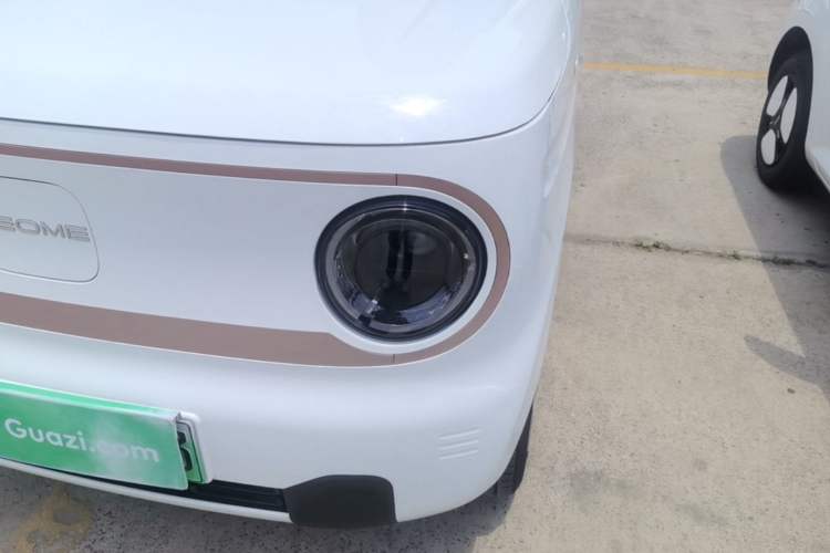 Used Geely Galaxy Panda 2024 Panda Mini 200km Endurance Bear Left Front Headlight