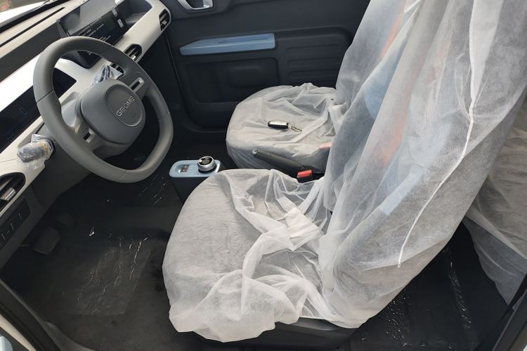 Used Geely Galaxy Panda 2024 Panda Mini 200km Endurance Bear Left Front Seat