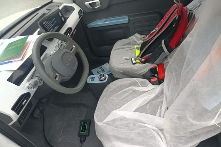 Used Geely Galaxy Panda 2024 Panda Mini 200km Endurance Bear Left Front Seat
