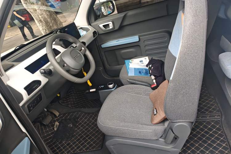 Used Geely Galaxy Panda 2024 Panda Mini 200km Endurance Bear Left Front Seat