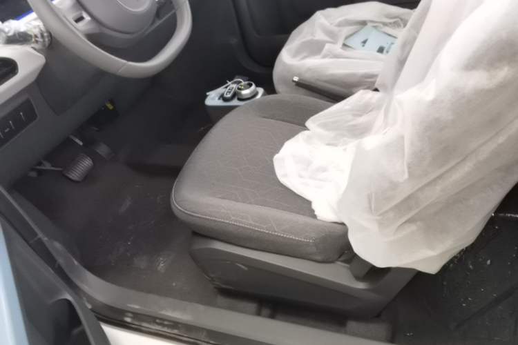 Used Geely Galaxy Panda 2024 Panda Mini 200km Endurance Bear Left Front Seat
