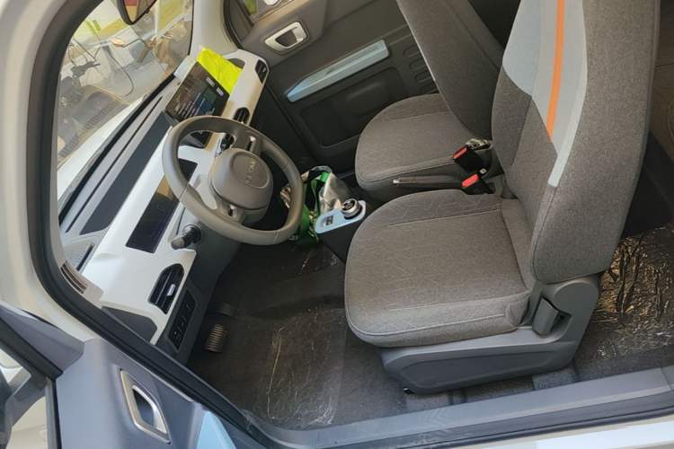 Used Geely Galaxy Panda 2024 Panda Mini 200km Endurance Bear Left Front Seat