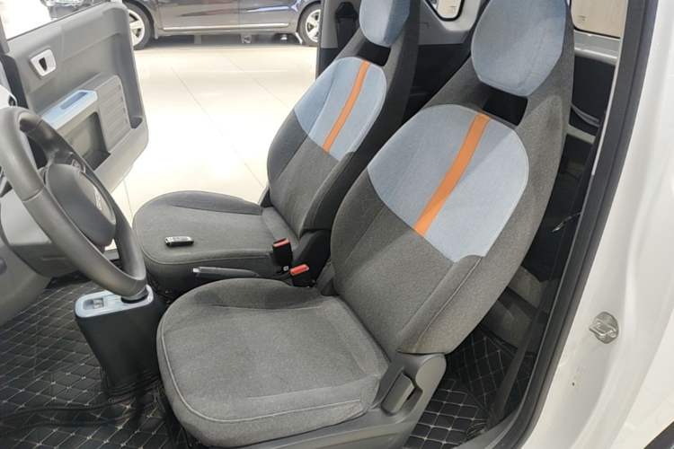 Used Geely Galaxy Panda 2024 Panda Mini 200km Endurance Bear Left Front Seat