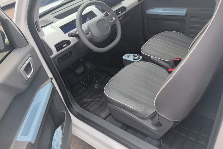 Used Geely Galaxy Panda 2024 Panda Mini 200km Endurance Bear Left Front Seat