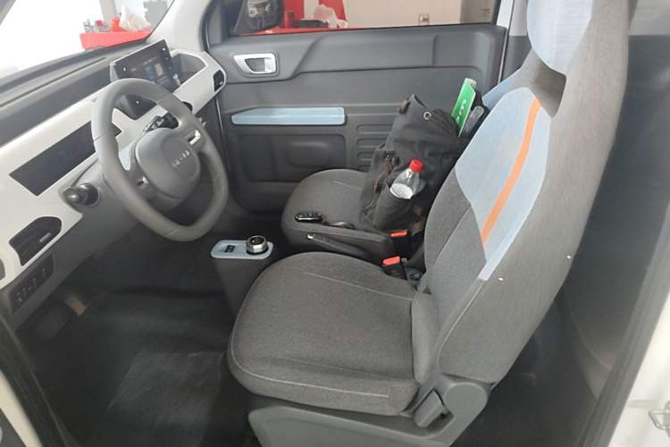Used Geely Galaxy Panda 2024 Panda Mini 200km Endurance Bear Left Front Seat