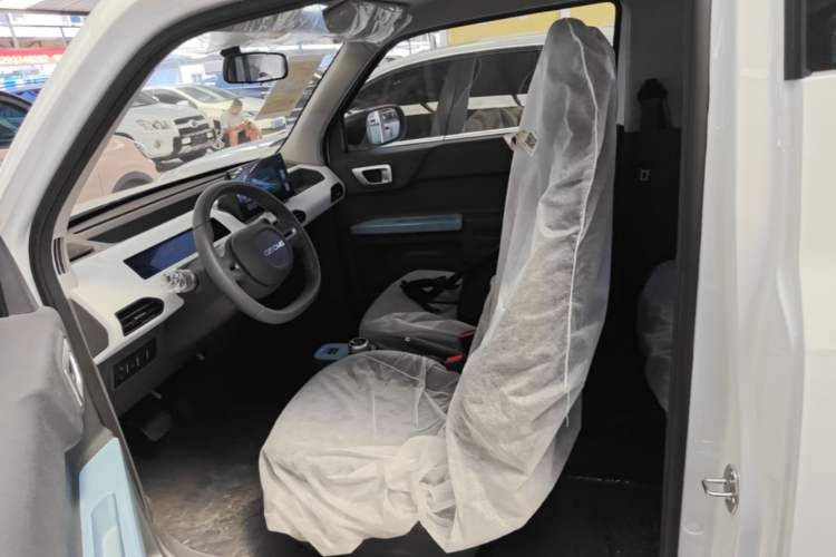 Used Geely Galaxy Panda 2024 Panda Mini 200km Endurance Bear Left Front Seat