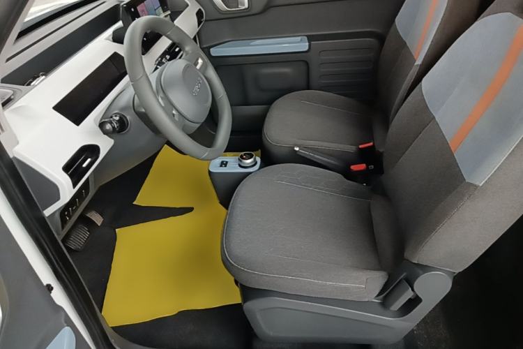 Used Geely Galaxy Panda 2024 Panda Mini 200km Endurance Bear Left Front Seat