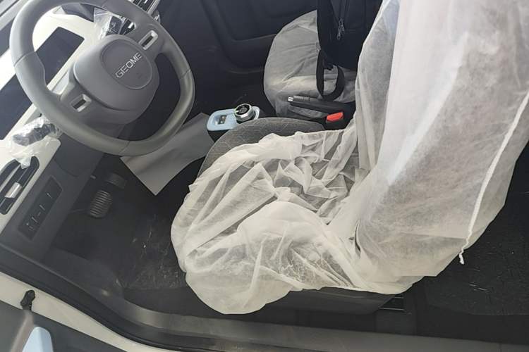 Used Geely Galaxy Panda 2024 Panda Mini 200km Endurance Bear Left Front Seat