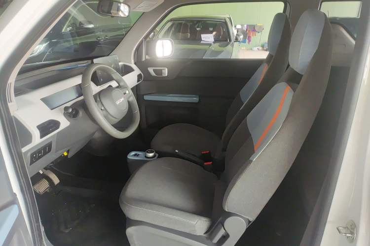 Used Geely Galaxy Panda 2024 Panda Mini 200km Endurance Bear Left Front Seat
