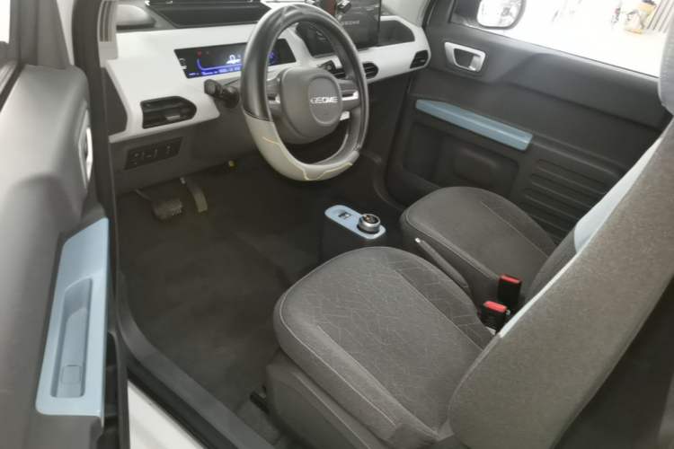 Used Geely Galaxy Panda 2024 Panda Mini 200km Endurance Bear Left Front Seat
