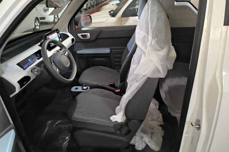 Used Geely Galaxy Panda 2024 Panda Mini 200km Endurance Bear Left Front Seat
