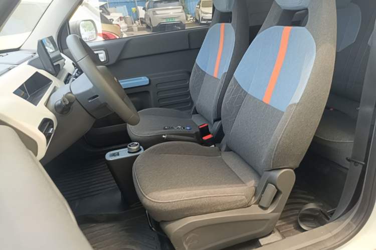 Used Geely Galaxy Panda 2024 Panda Mini 200km Endurance Bear Left Front Seat