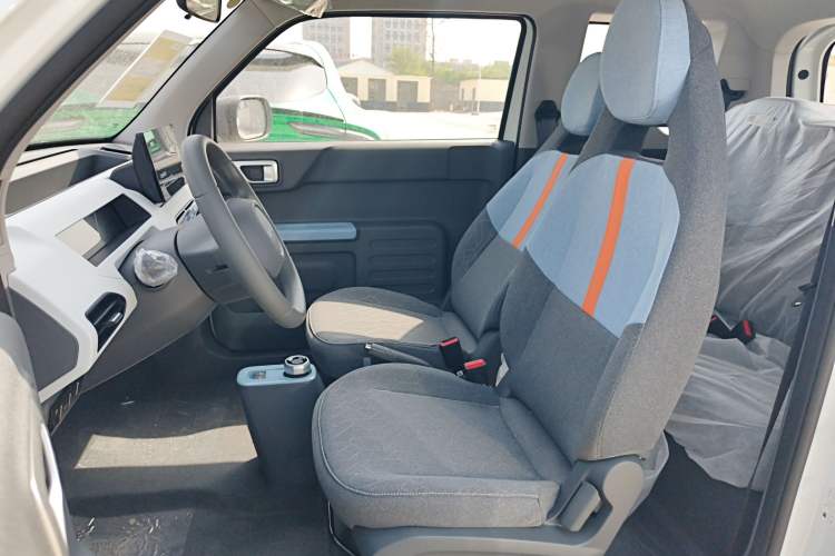 Used Geely Galaxy Panda 2024 Panda Mini 200km Endurance Bear Left Front Seat
