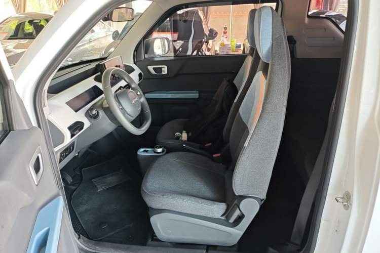 Used Geely Galaxy Panda 2024 Panda Mini 200km Endurance Bear Left Front Seat
