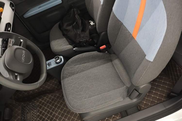 Used Geely Galaxy Panda 2024 Panda Mini 200km Endurance Bear Left Front Seat