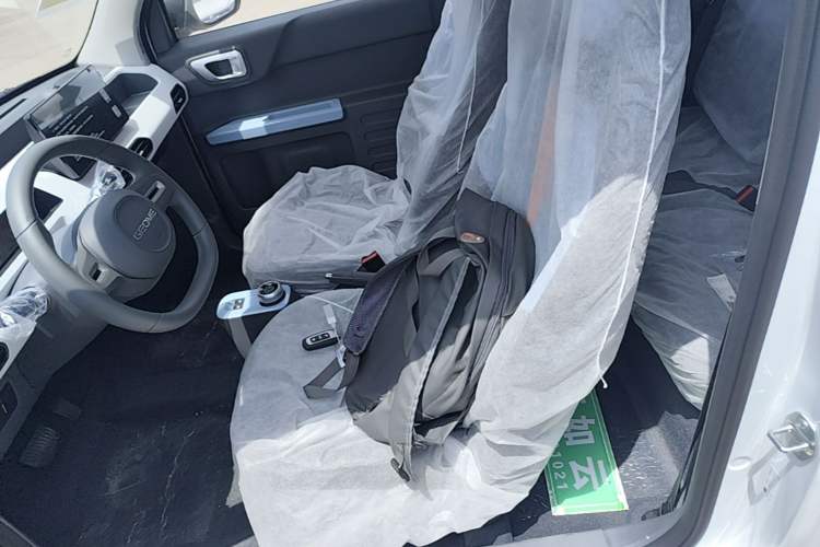Used Geely Galaxy Panda 2024 Panda Mini 200km Endurance Bear Left Front Seat