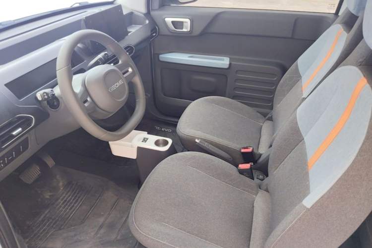 Used Geely Galaxy Panda 2024 Panda Mini 200km Endurance Bear Left Front Seat