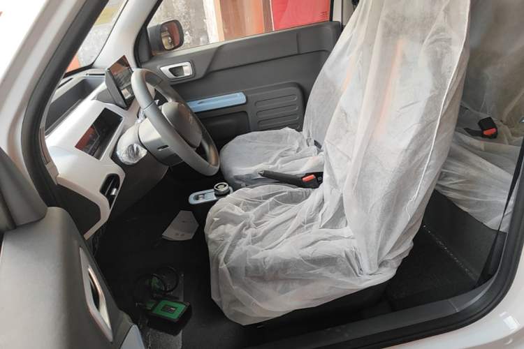 Used Geely Galaxy Panda 2024 Panda Mini 200km Endurance Bear Left Front Seat