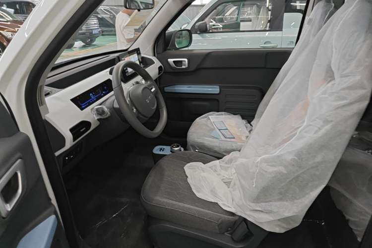 Used Geely Galaxy Panda 2024 Panda Mini 200km Longteng PRO Edition Left Front Seat