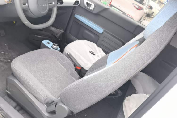 Used Geely Galaxy Panda 2024 Panda Mini 200km Endurance Bear Left Front Seat