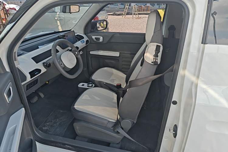 Used Geely Galaxy Panda 2024 200km Panda Kart Left Front Seat