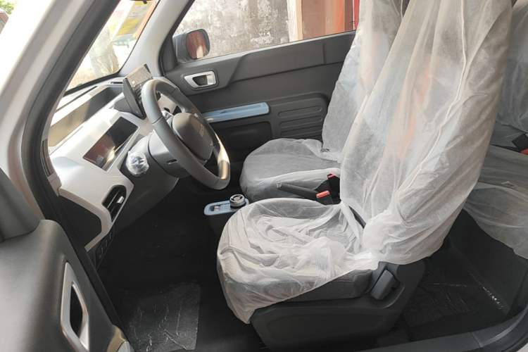 Used Geely Galaxy Panda 2024 Panda Mini 200km Endurance Bear Left Front Seat