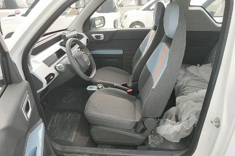 Used Geely Galaxy Panda 2024 Panda Mini 200km Endurance Bear Left Front Seat