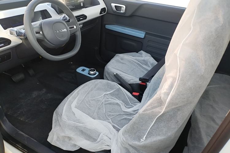 Used Geely Galaxy Panda 2024 Panda Mini 200km Endurance Bear Left Front Seat