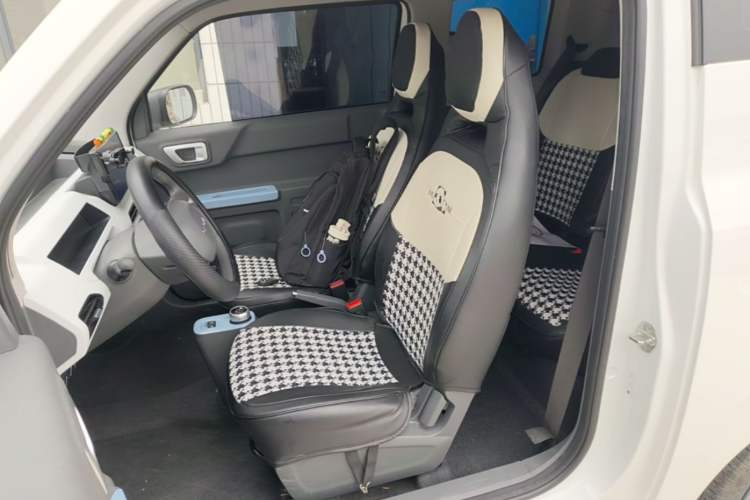 Used Geely Galaxy Panda 2024 Panda Mini 200km Endurance Bear Left Front Seat