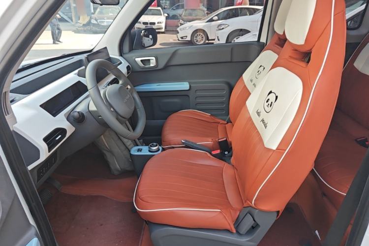 Used Geely Galaxy Panda 2024 Panda Mini 200km Endurance Bear Left Front Seat