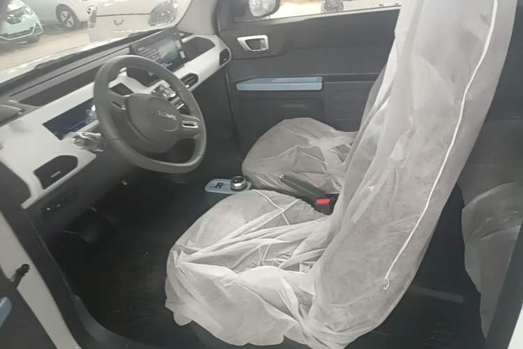 Used Geely Galaxy Panda 2024 Panda Mini 200km Endurance Bear Left Front Seat