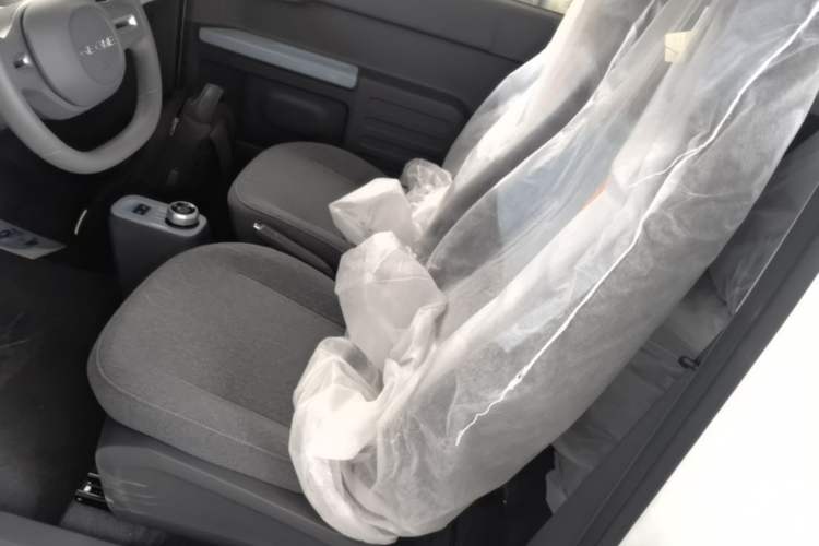 Used Geely Galaxy Panda 2024 Panda Mini 200km Endurance Bear Left Front Seat