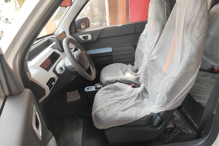 Used Geely Galaxy Panda 2024 Panda Mini 200km Endurance Bear Left Front Seat