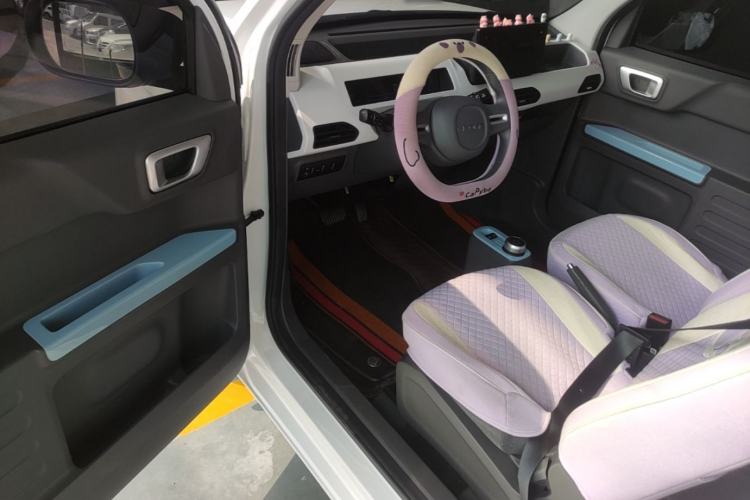 Used Geely Galaxy Panda 2024 Panda Mini 200km Endurance Bear Left Front Seat
